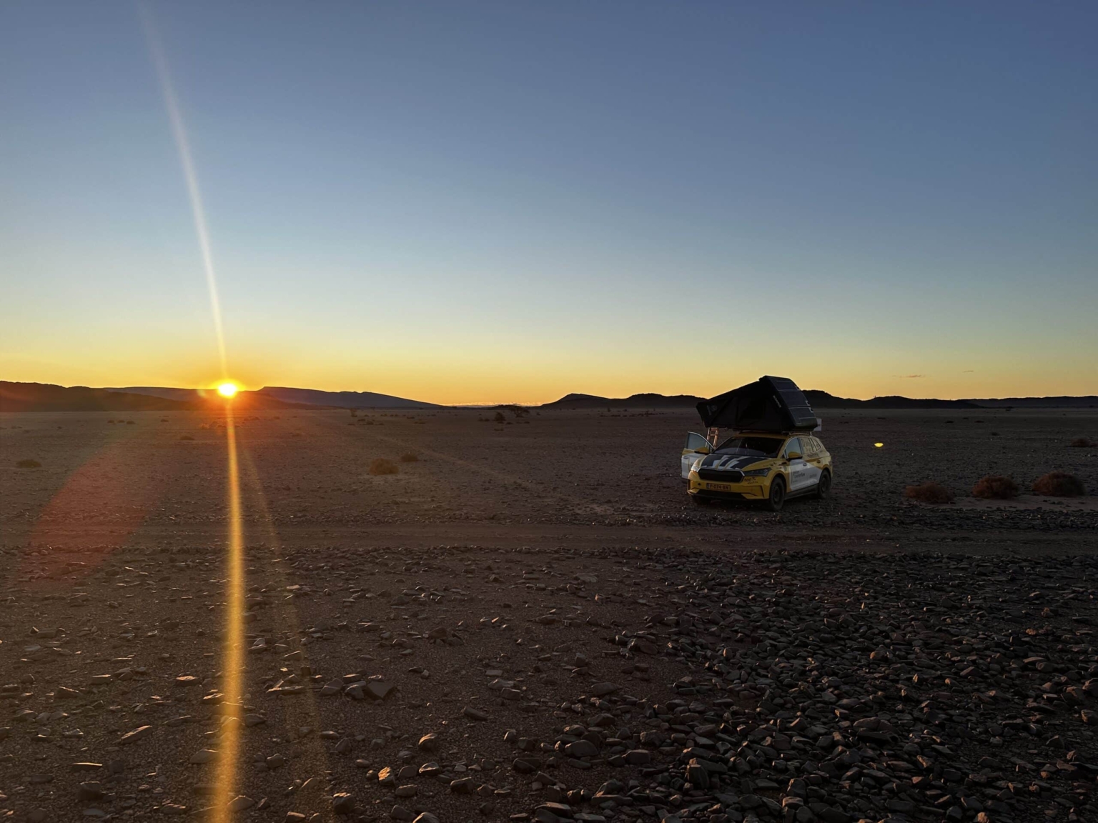 Med e-bil og tagtelt gennem Afrika. Foto: 4x4 electric