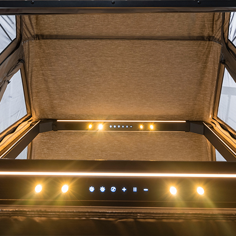 Integreret belysning. LED-strips og -spots for en behagelig lysstemning.